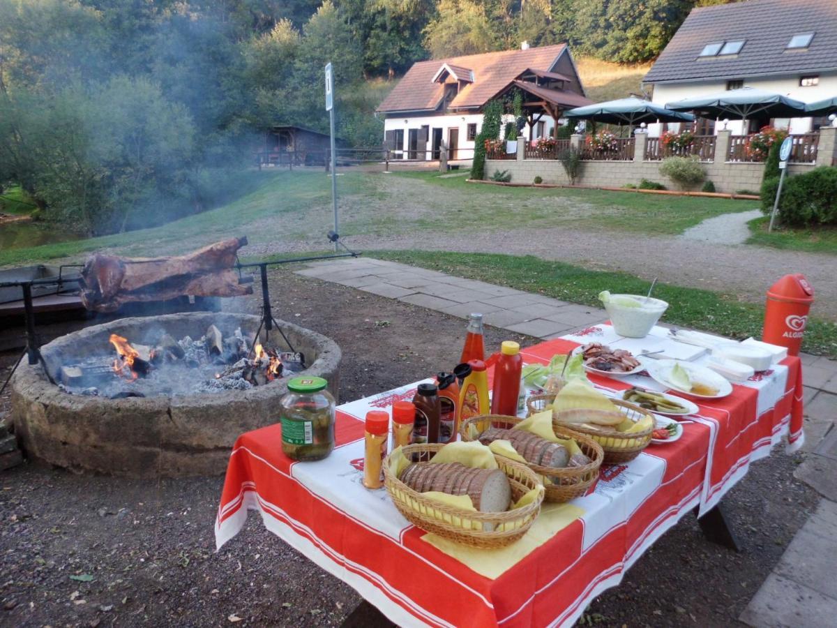 Holiday Home Stárkov Esterno foto